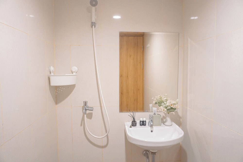 Homey Studio LRT City Jatibening Apartment