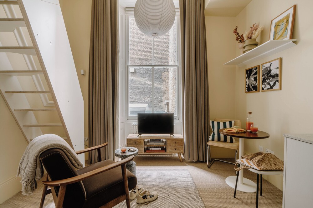 Mason & Fifth, Primrose Hill