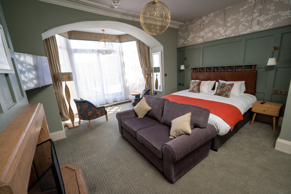 Hotel Victoria Hotel Menai Bridge - Image 1