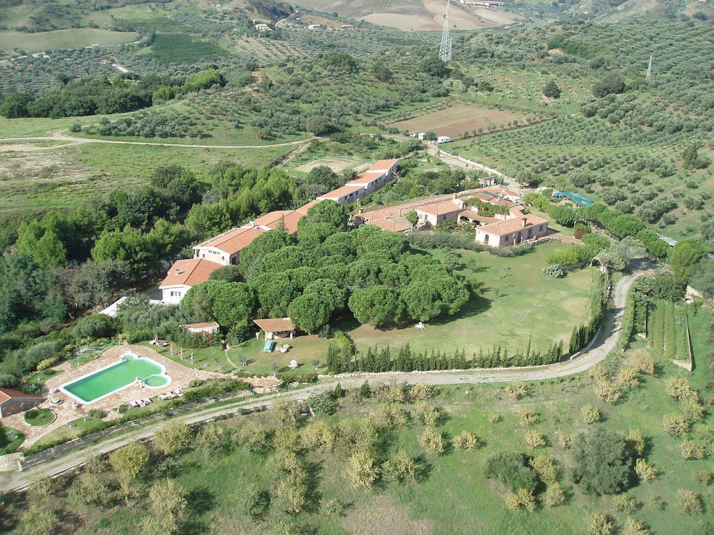 agriturismo borgo piazza