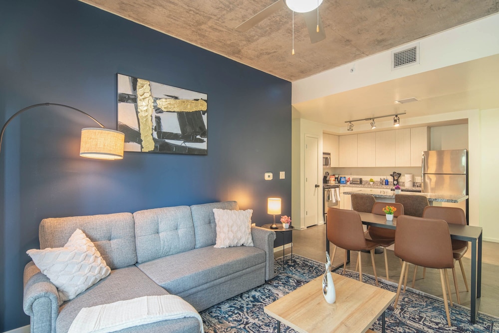 ROVE LIVING/KL - Roosevelt Point