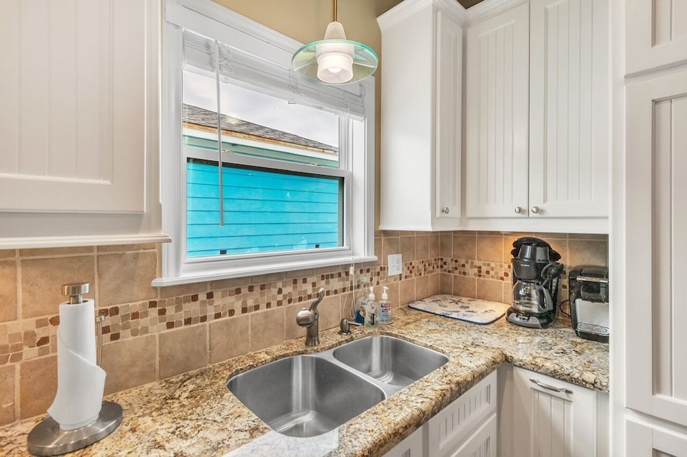 Sea Song 2 Bedroom Home by RedAwning