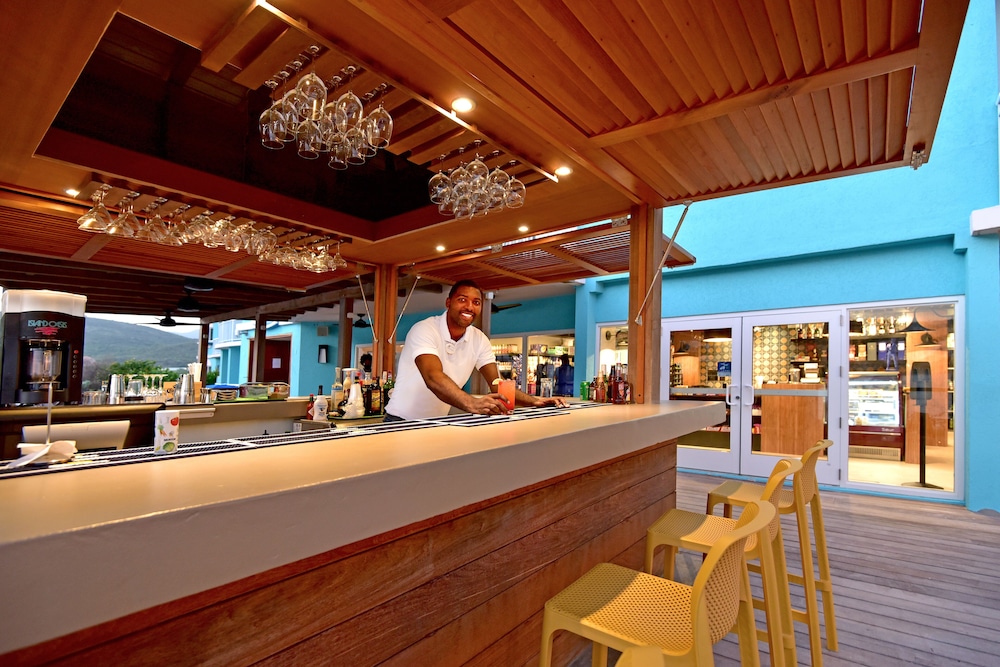 Oyster Bay Beach Resort - Photo 94