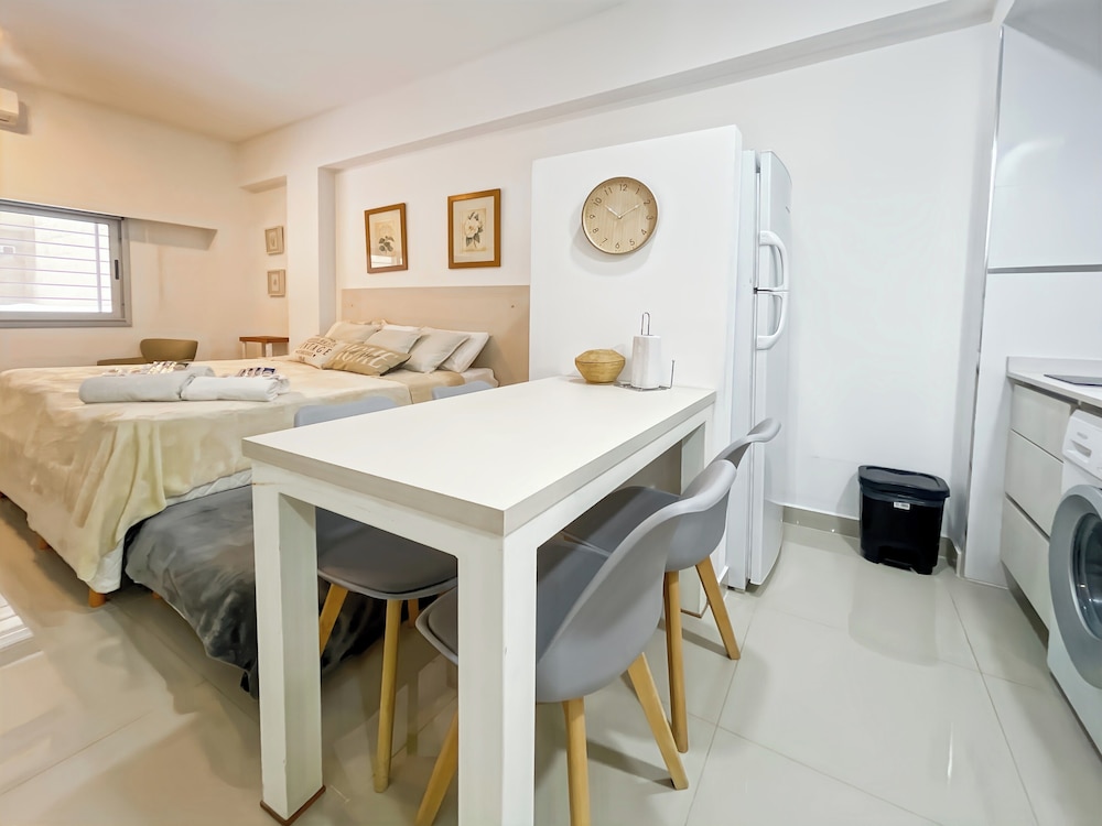Ayres Suites Moreno