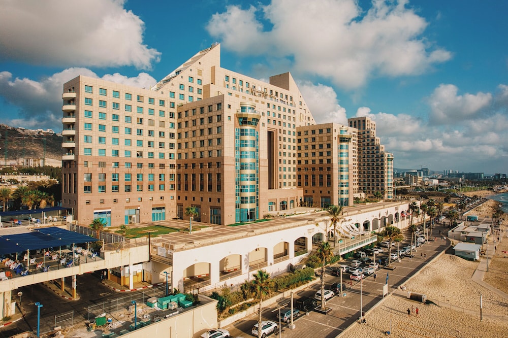 HaCarmel Beach Penthouse by Sea N Rent