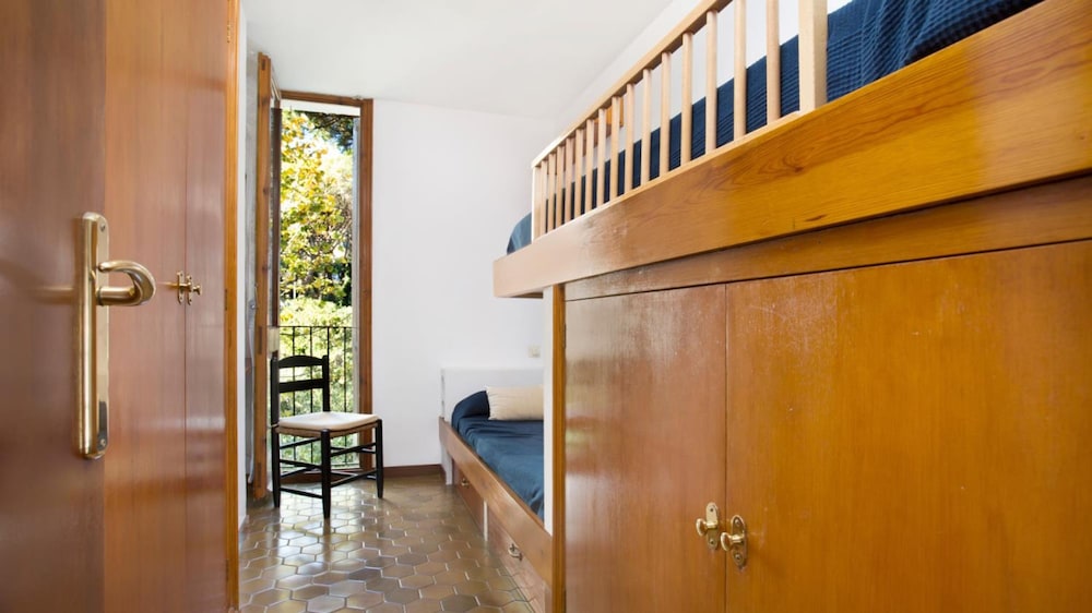 Rosamar in Llafranc With 3 Bedrooms and 2 Bathrooms