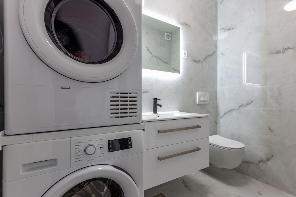 Exquisite Prestige Luxury Apartments With Shared Pool