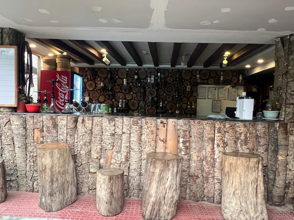 Food & Beverage