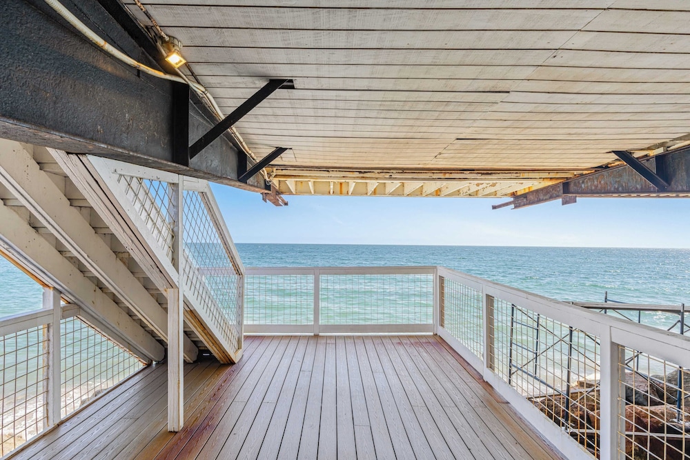 Big Rock Beach Retreat With Oceanfront Balconies, Direct Beach Access & Sweeping Sunset Views Pacific Coast Outlook by Avantstay