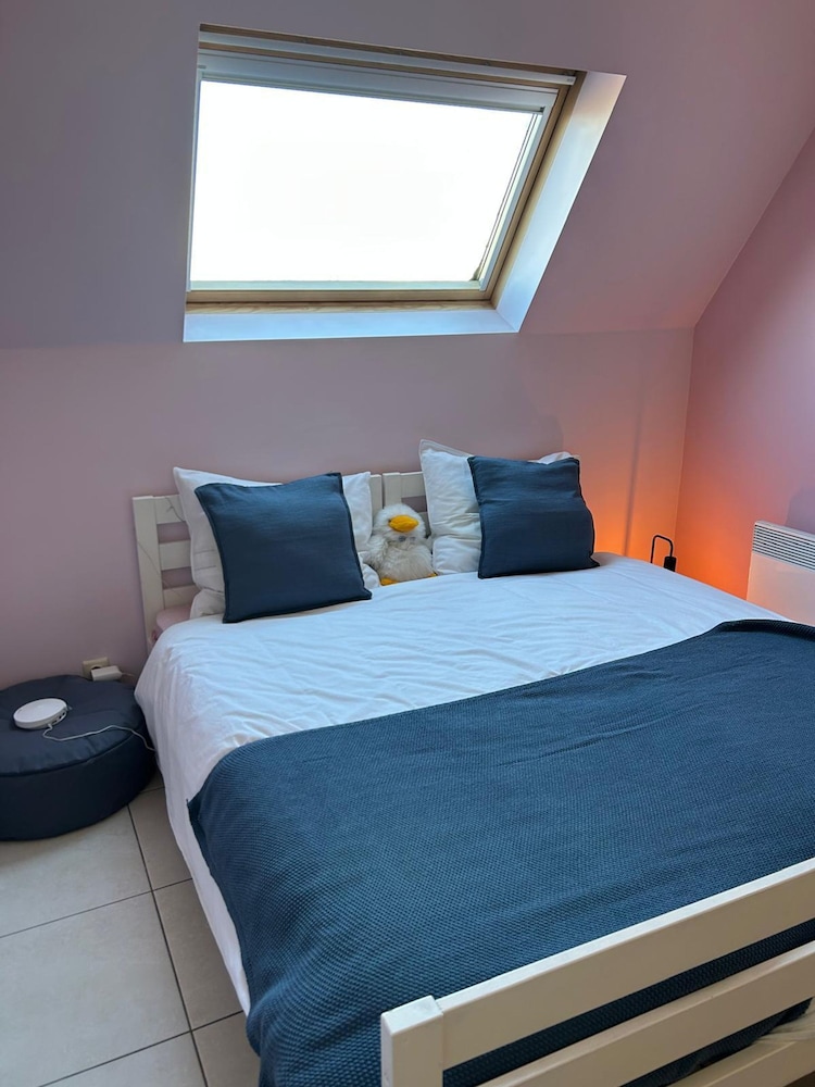 Huswell - Spacious 3-bedroom Duplex Apartment