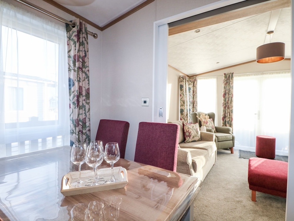 Chichester Lakeside Holiday Park