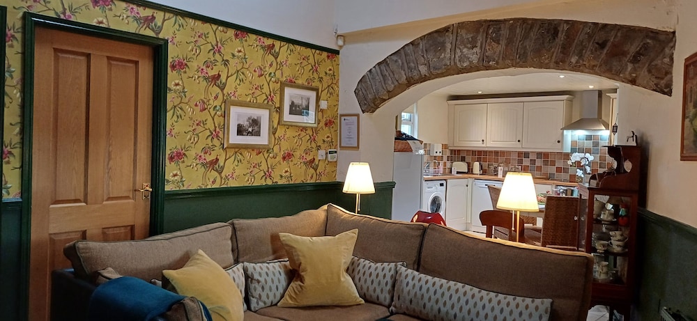 Riverside Cottage at Logwood Mill