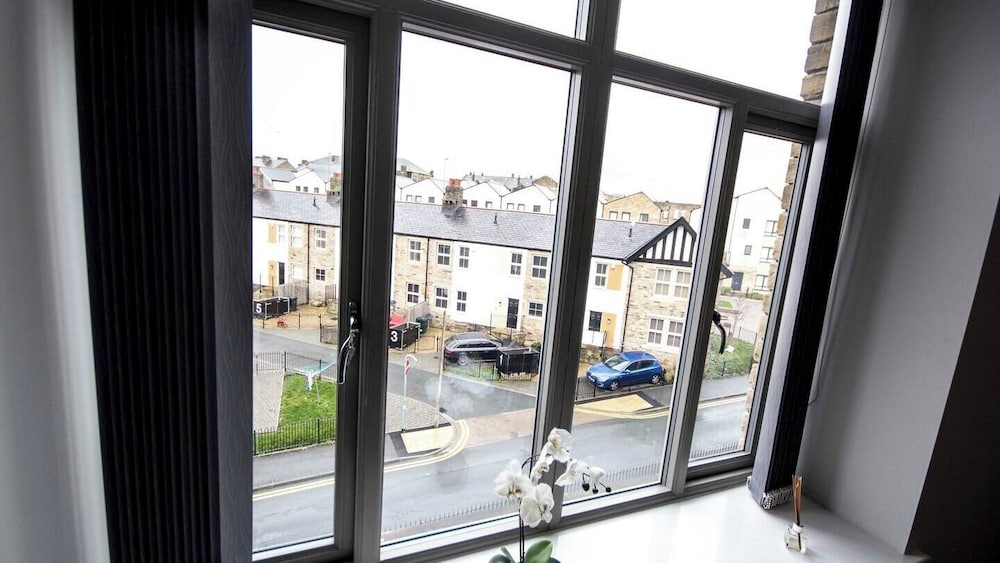 Stayzo Self Catering Accommodation 3 -bradford UK