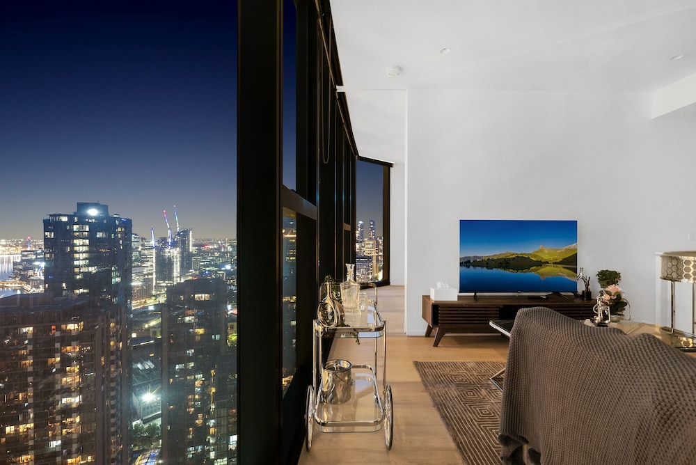 Melbourne Square Apartments