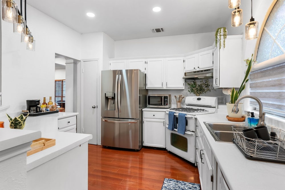 Warm Austin 3BR 2Bath Home Pet Friendly view 3