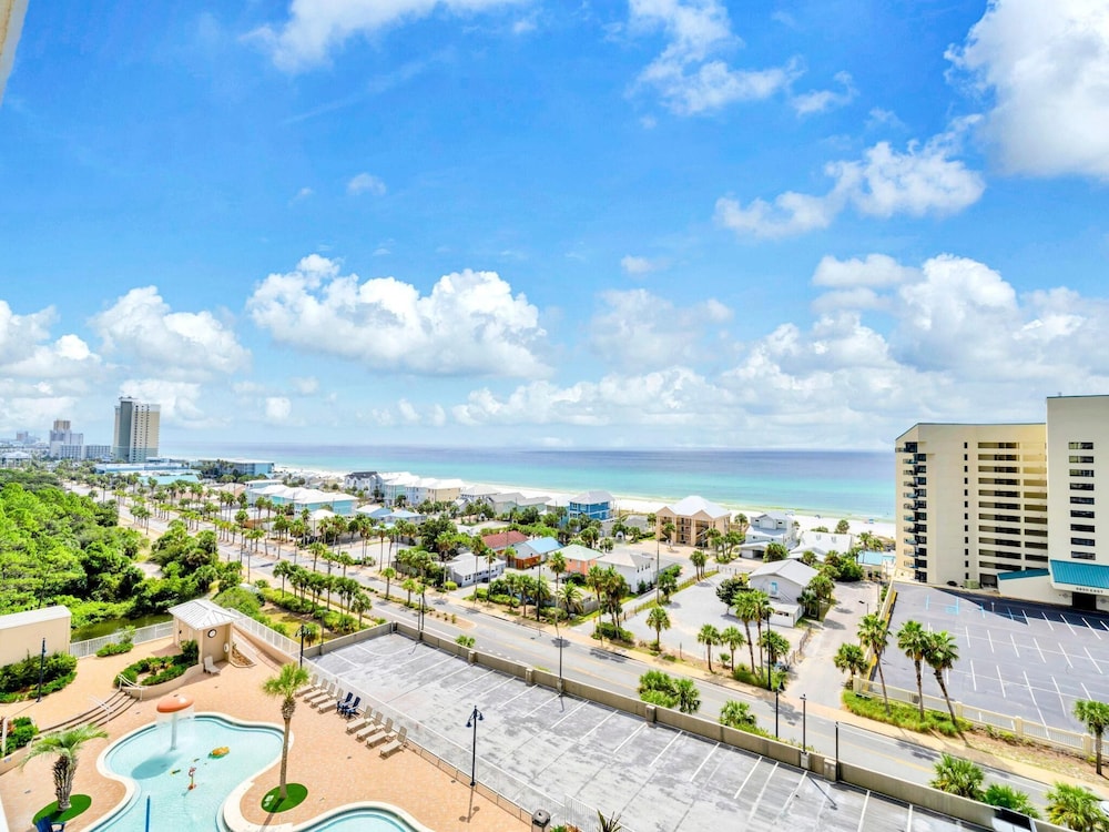 Laketown Wharf 906