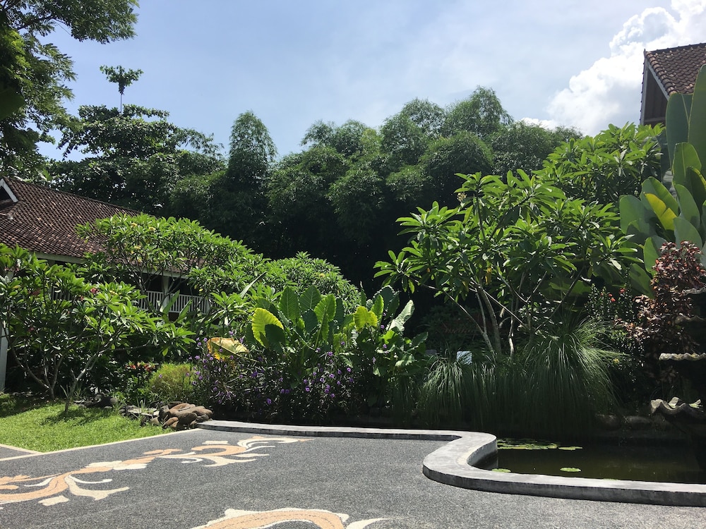 White Orchid Eco Resort