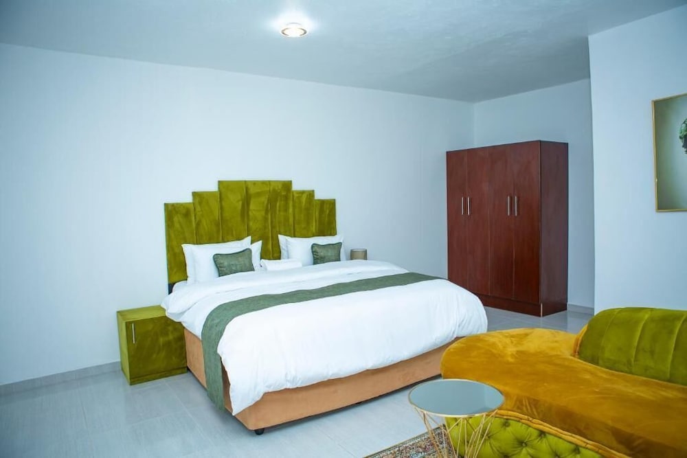 PLATINUM EAGLE GUEST HOUSE view 5