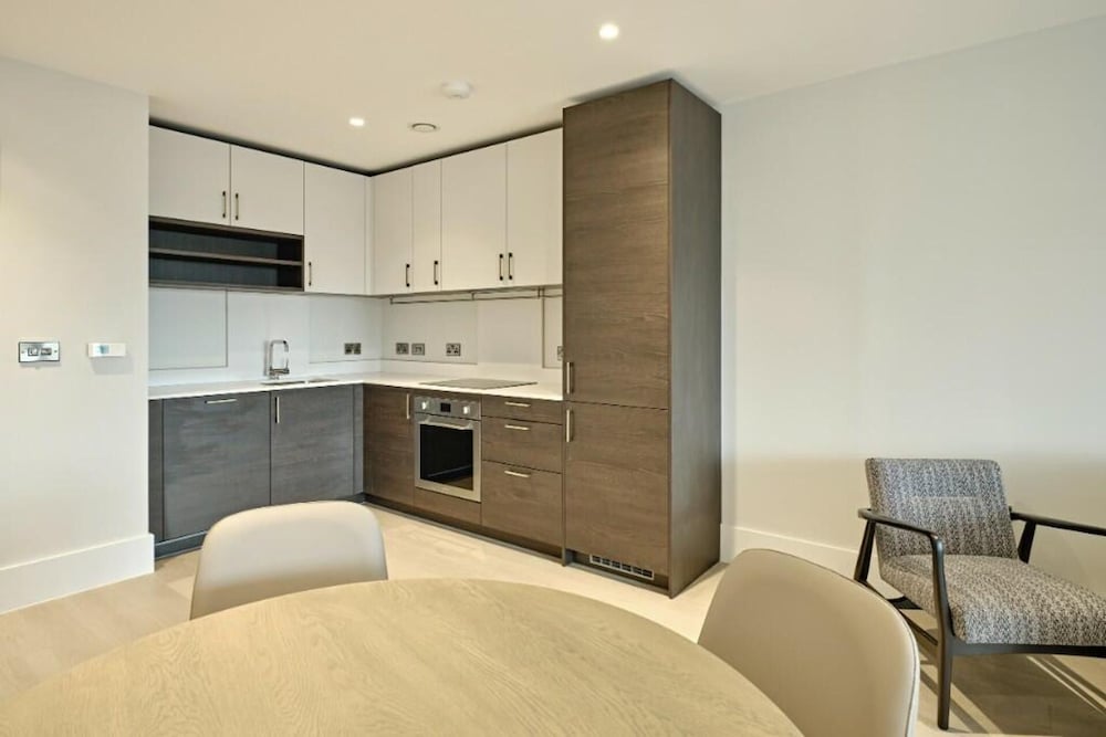 Meadow Lane Retreat - City Center Gem view 4