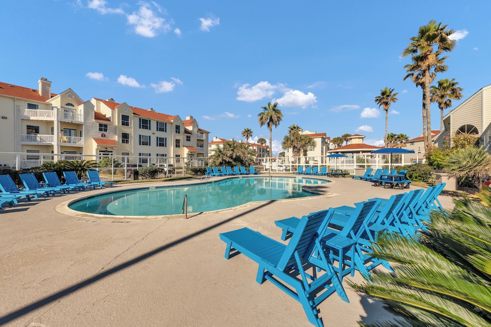 The Lazy Turtle by Silver Sands Vacation Rentals