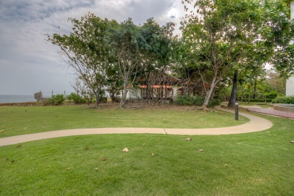 Amazing 5 Bedroom Condo on the Beach SP view 4