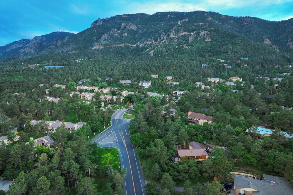 Broadmoor Bliss