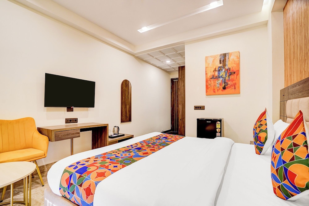 Fabhotel Amrit Luxury Inn