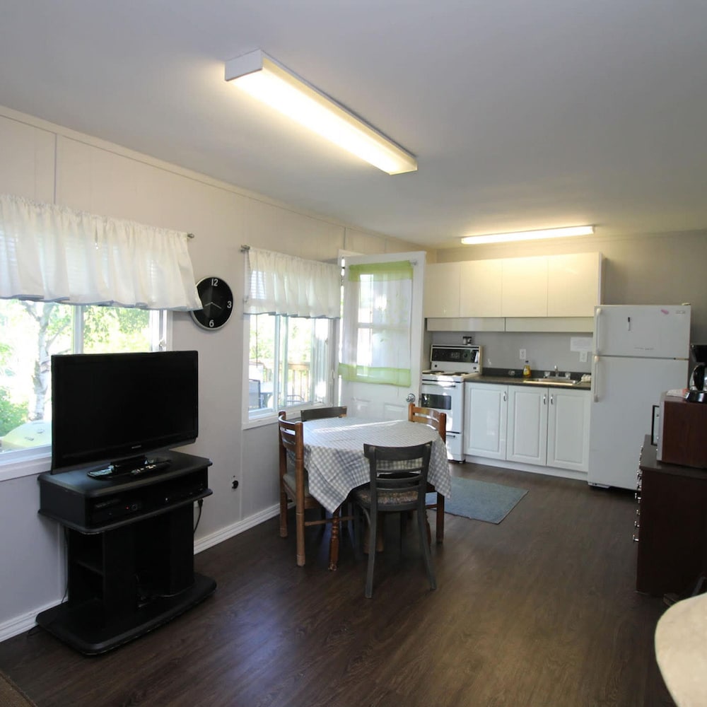 2 Bdrm Country Cottage 4 - Rosewood Cottages
