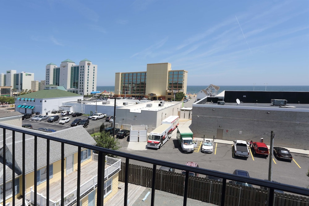 Blue Marlin Inn & Suites