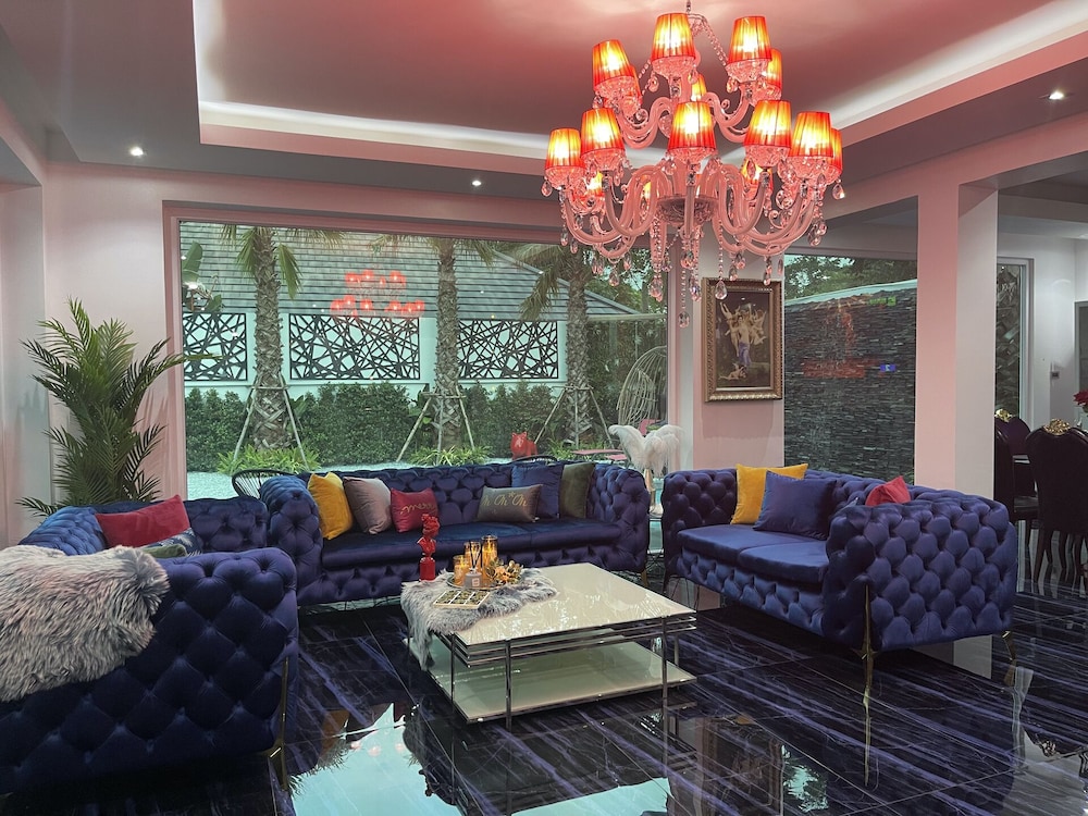 Hollywood Pool Villa Jomtien Pattaya
