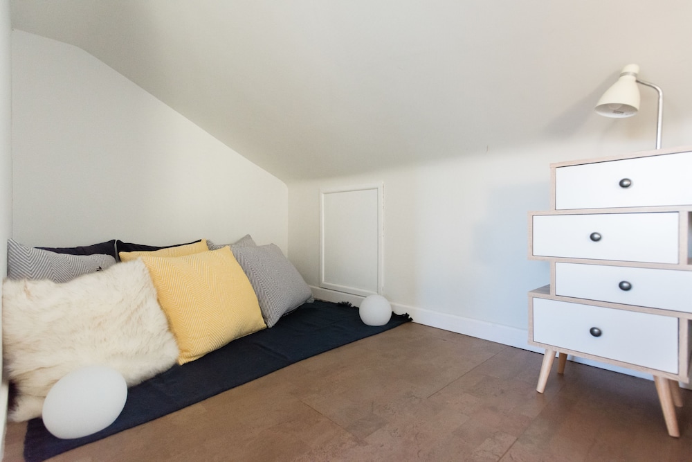 The Jericho Escape - Comfortable & Modern 4BDR in Jericho