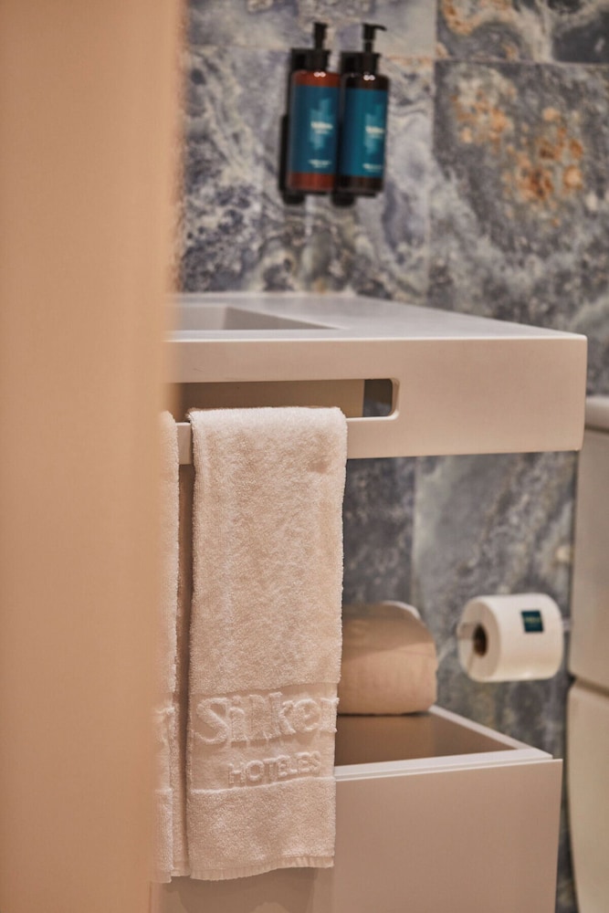 Silken Atlantis Suite – Holiday Homes