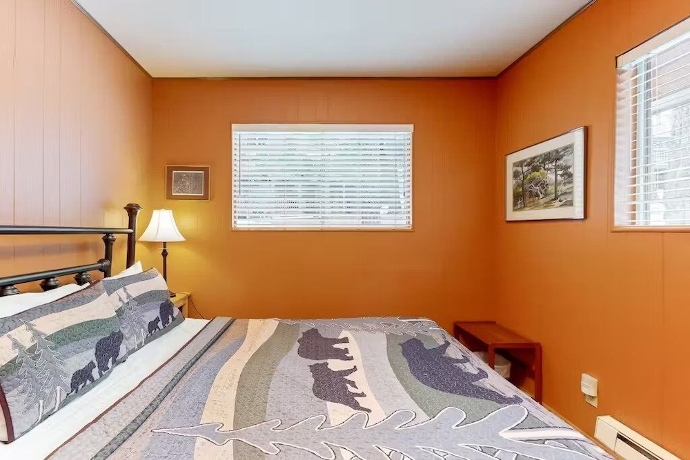 2538 Talbot 3 Bedroom Cabin