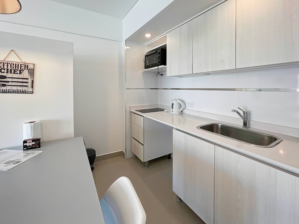 Ayres Suites Moreno