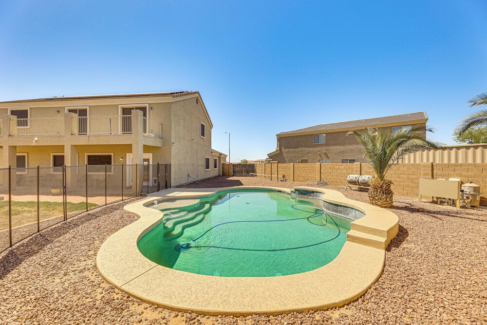 8 Mi to Dtwn Casa Grande: Poolside Paradise!