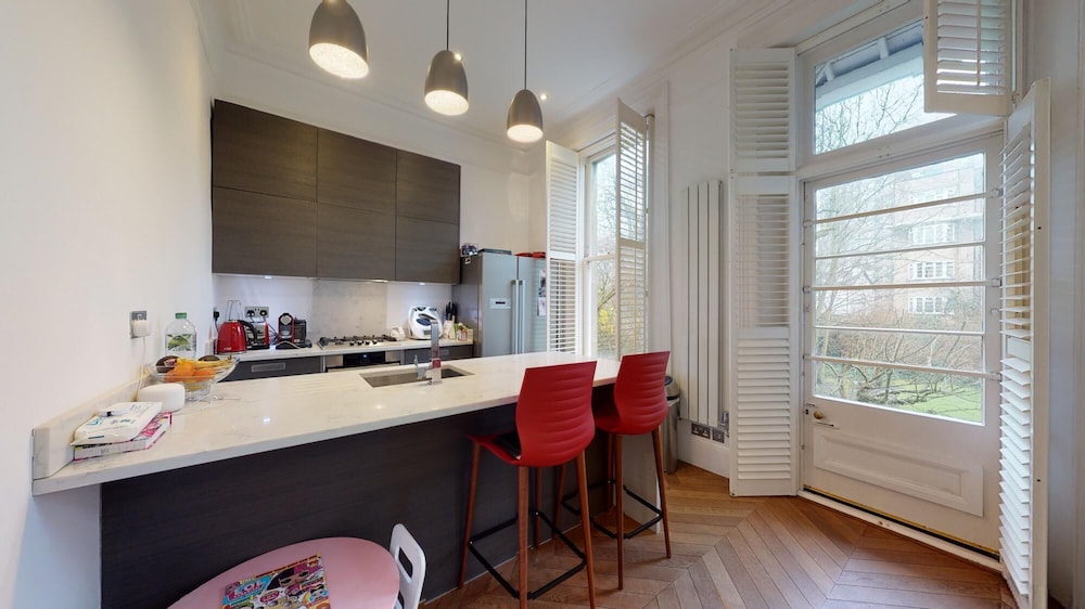 2 bed Flat in Fordwych Road