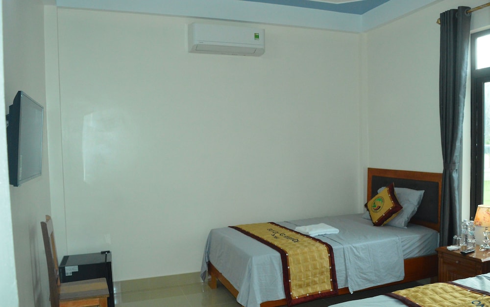 Son Doong Riverside Homestay
