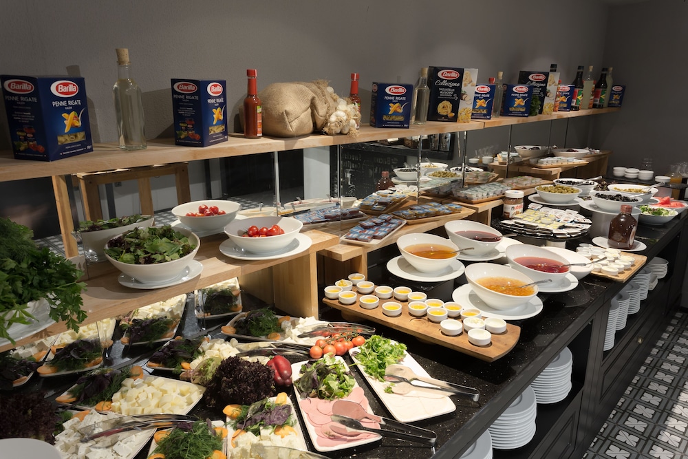 Hotel Cinnah - Image 53