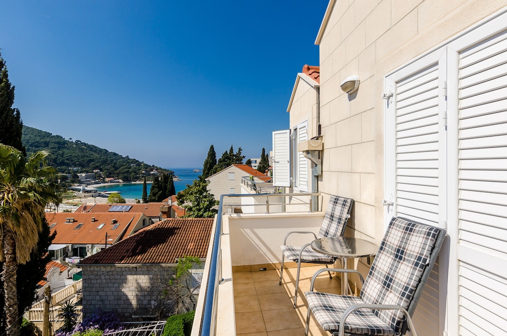 Apartments Villa Perla