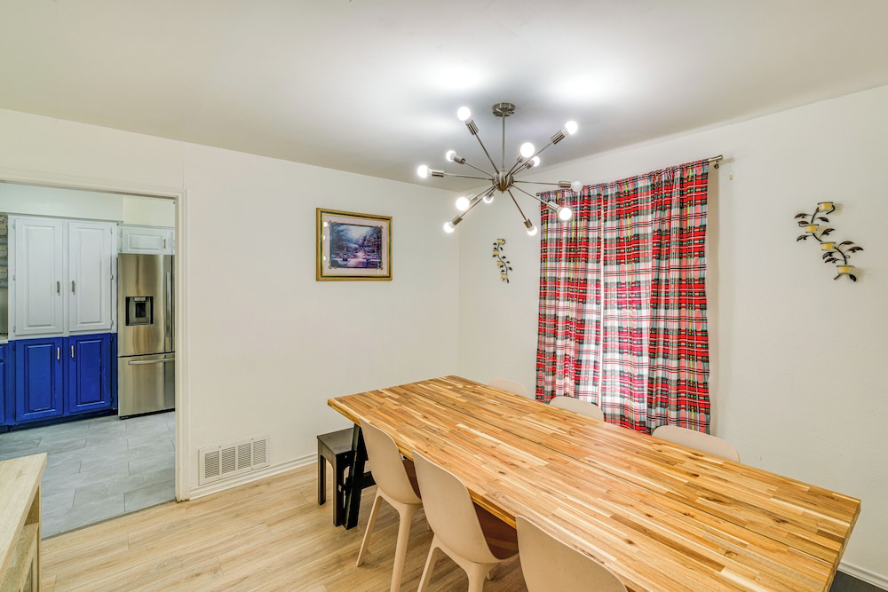 Family Home w/ Patio in Irving: Pets Welcome! view 5