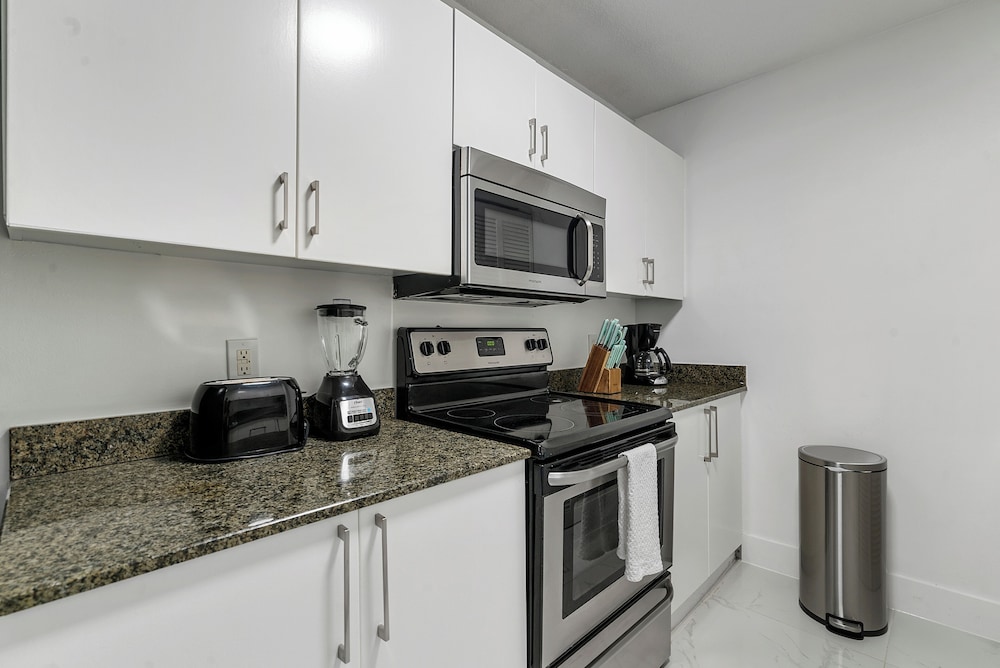 Brickell High-Floor Luxury Condo