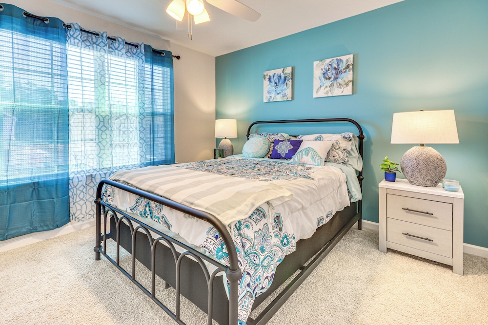 9 Mi to Old Salem: Spacious Family Home w/ Yard!