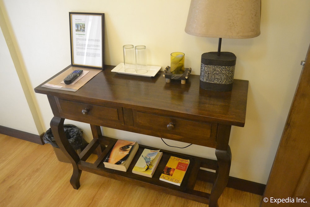 Twin Pines Suites