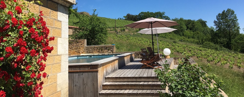 Le Clos des Fayettes view 2