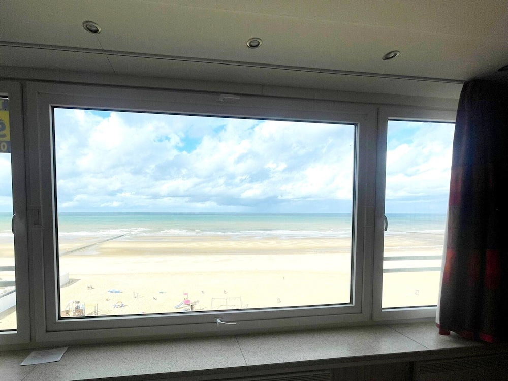 2-bedroom Apartment, by the Coast