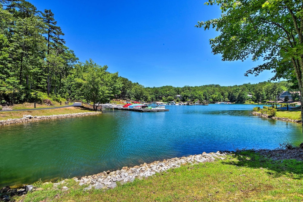 Golf Course View: Modern Keowee Key Condo!