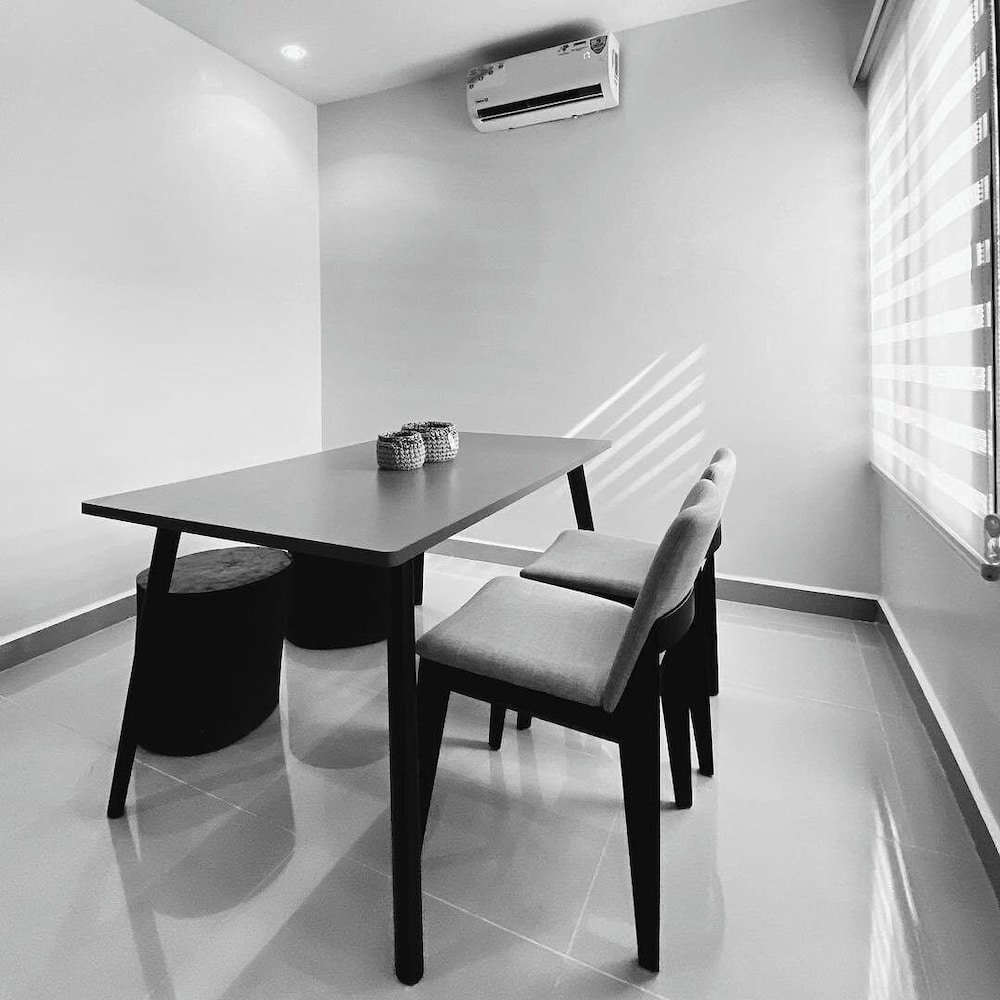 Smart Emmanuel's Place