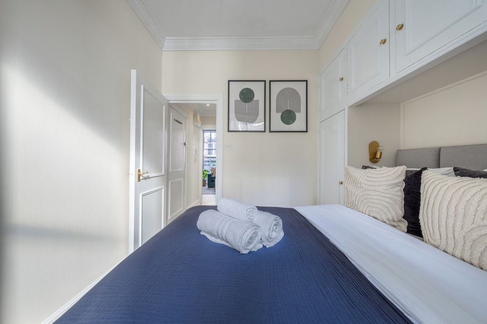 Charming 1BR Near Soho & Theatres