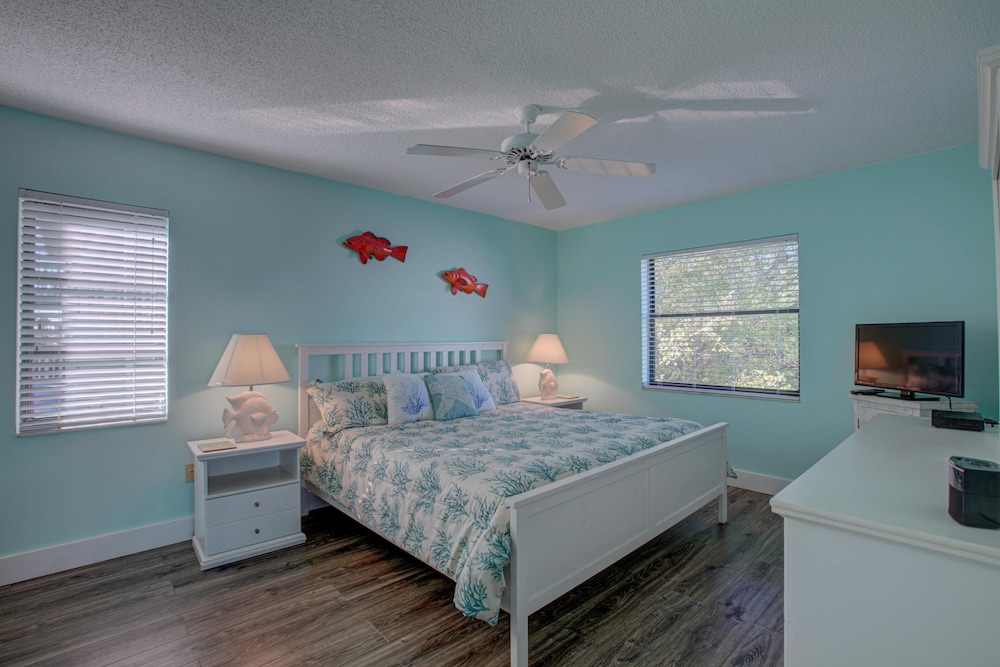 Anna Maria Island Beach Palms 7A