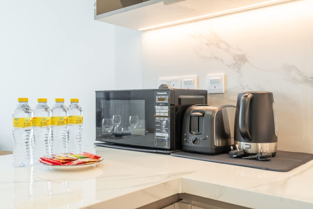 Modern and Peaceful 2 Bedroom in Amber by Azizi